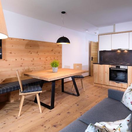 Altmessnerhof Apartment Dobbiaco Ngoại thất bức ảnh
