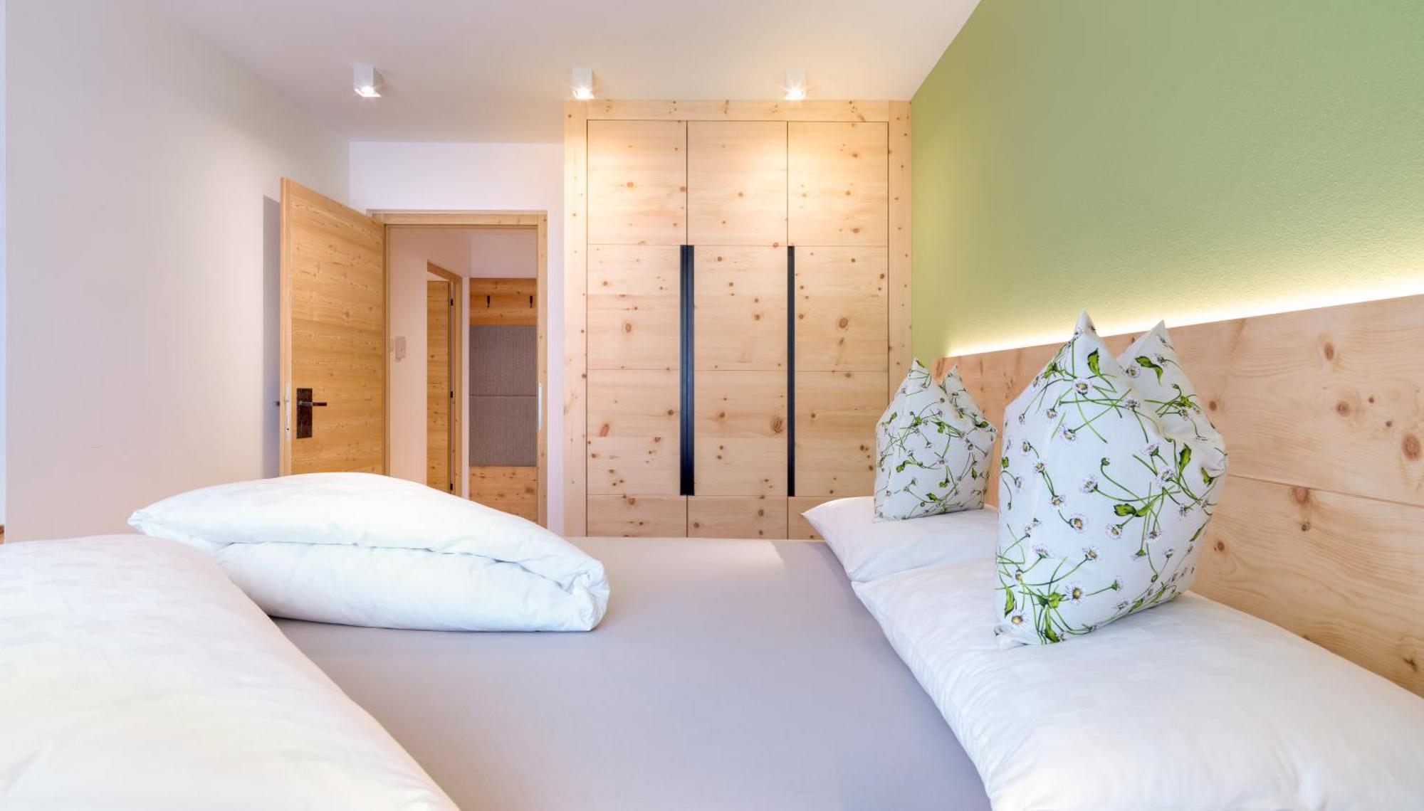 Altmessnerhof Apartment Dobbiaco Ngoại thất bức ảnh