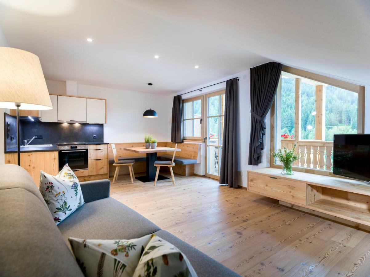 Altmessnerhof Apartment Dobbiaco Ngoại thất bức ảnh